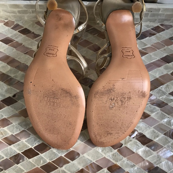 Gold metallic strapped sandal - Picture 5 of 6